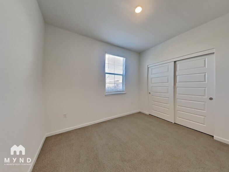 Building Photo - 1688 Matmor Rd