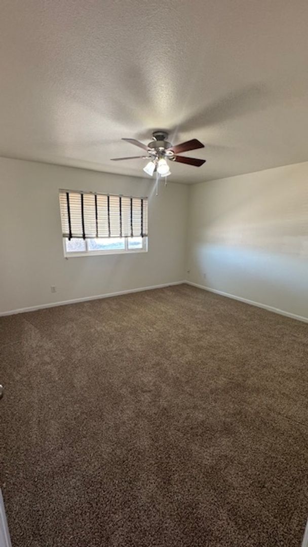 Building Photo - LONG TERM! 3 Bedroom 3 Bath Pool Home!