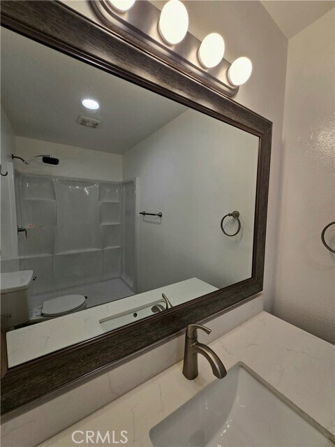 Building Photo - 853 Douglas Ct