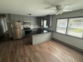 Building Photo - 4605 Maple Ave