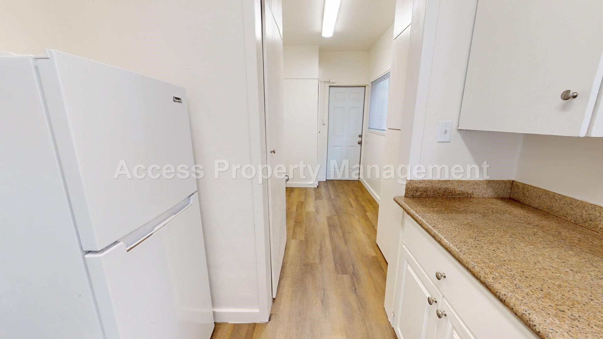 Building Photo - 21 E Walnut St