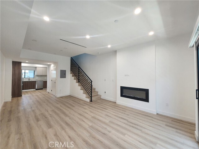 Building Photo - 6061 Fulton Ave