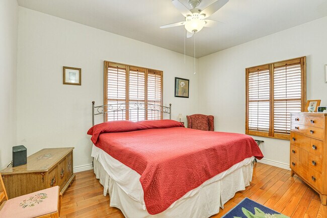 Building Photo - 107 W Windsor Ave