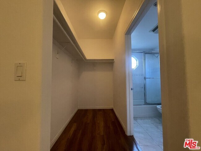 Building Photo - 2315 Mira Vista Ave