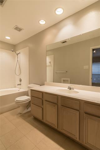 Building Photo - 3904 Brandon Park Dr