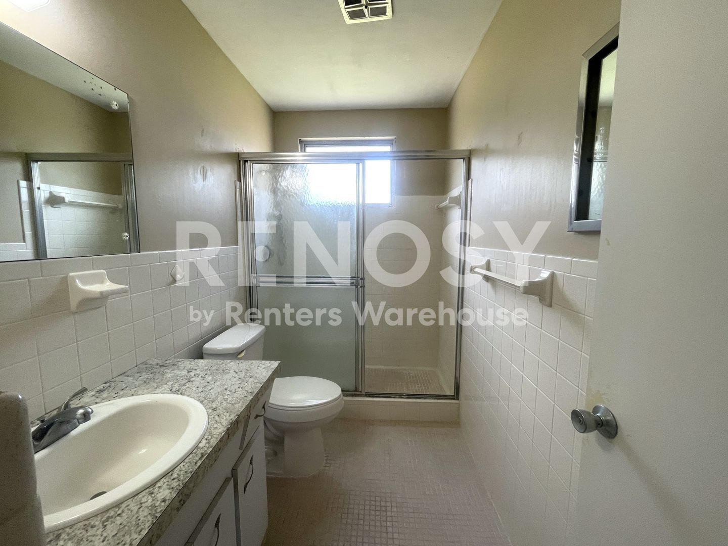 Building Photo - 2402 Ecuadorian Way