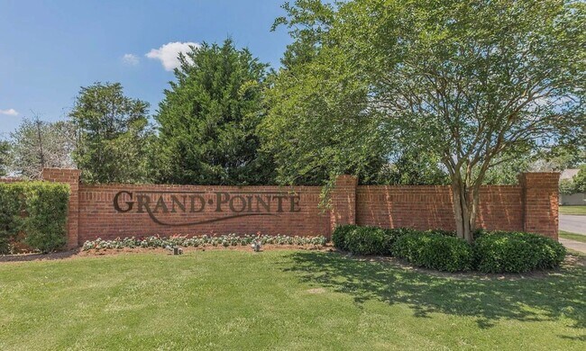 Building Photo - FOR RENT in LAFAYETTE!