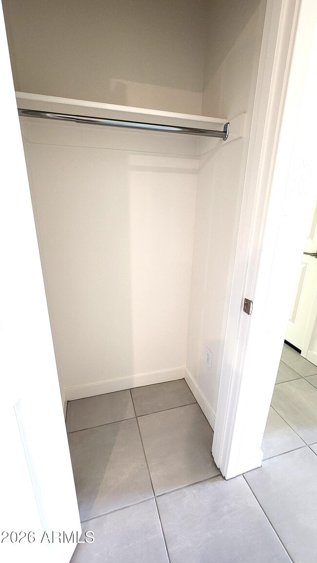 Building Photo - 2934 E Augusta Ave