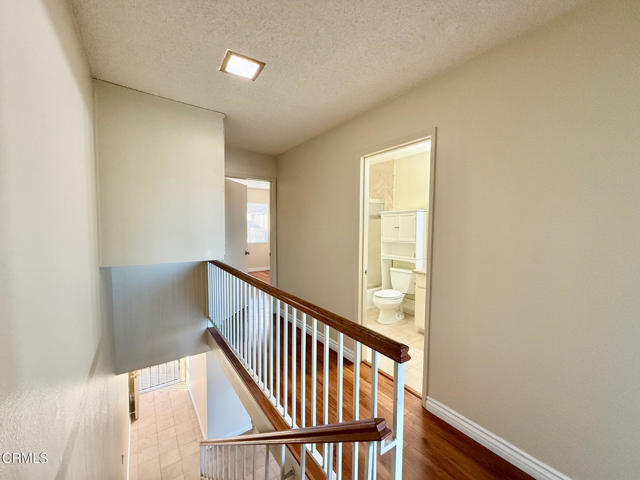 Building Photo - 259 S Ventura Rd