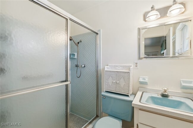 Building Photo - 235 Thistle Ct