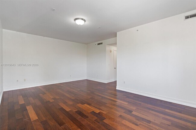 Building Photo - 455 E Palmetto Park Rd