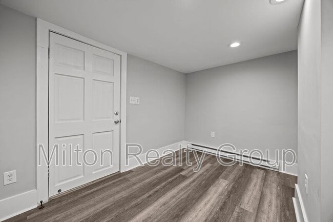 Building Photo - 210 S Elm Ave