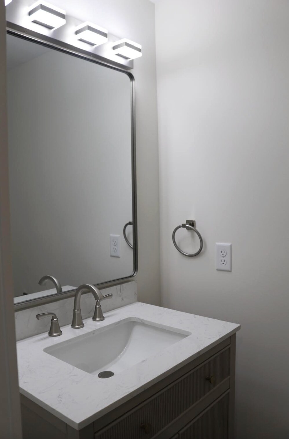 Building Photo - 108 W Market St