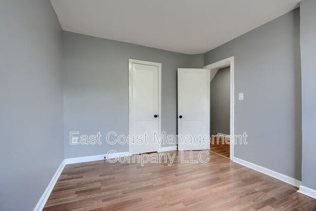 Building Photo - 5044 Chalgrove Ave