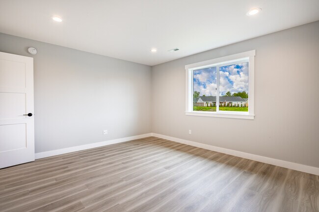 Building Photo - 1517 Hovel Rd