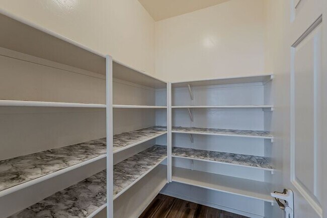 Building Photo - Modern 4 Bed Tucson Rental with Spacious K...