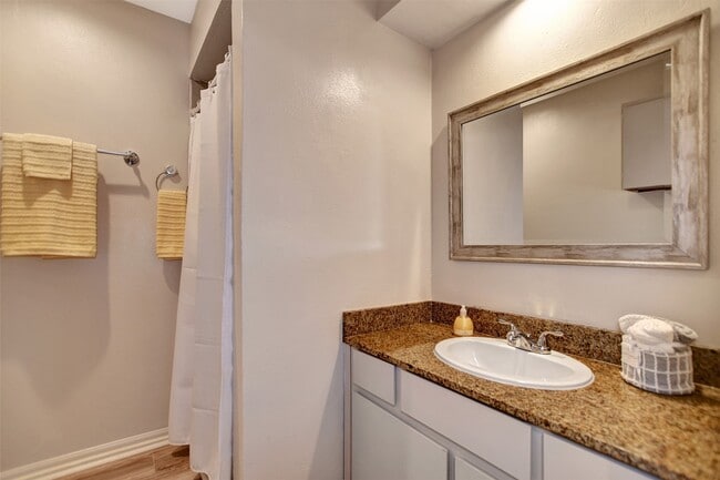 Building Photo - 3826 Willow Springs Ln
