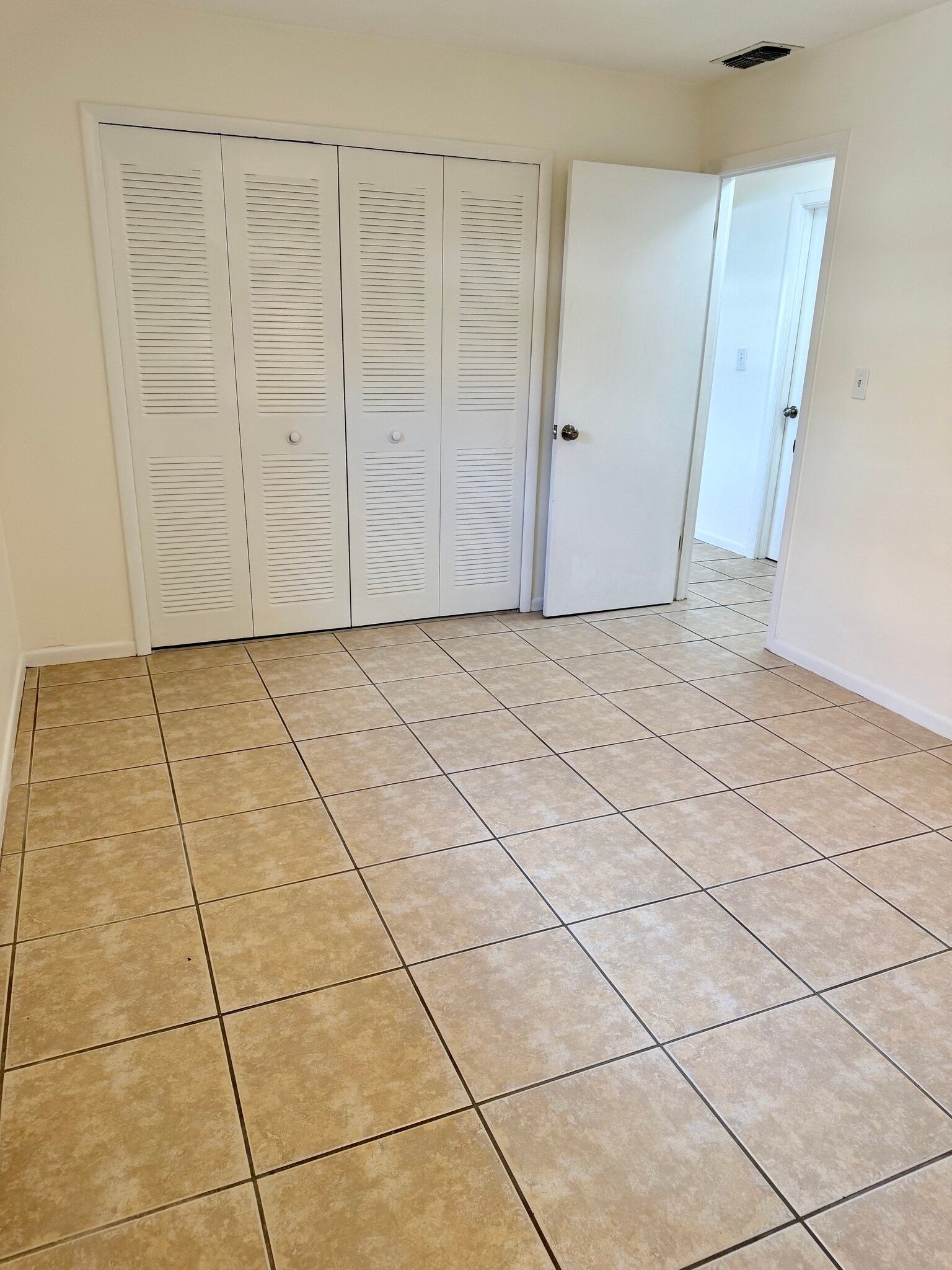 bedroom 1 - 912 La Salle Ave