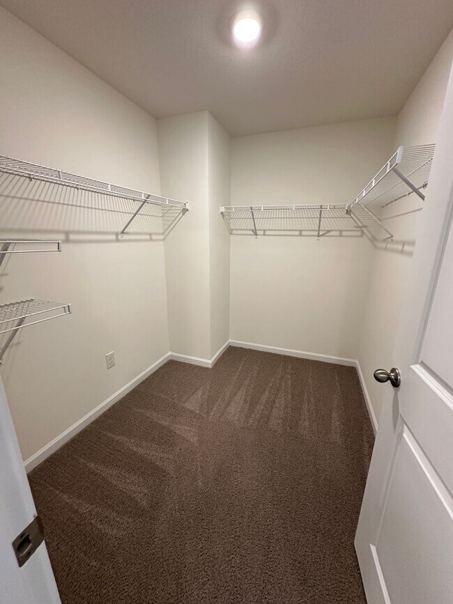 Building Photo - BRAND NEW 2026 Build! Modern Bungalow in the Heart of Maryville