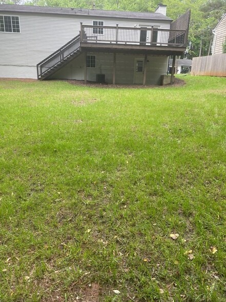 Building Photo - 305 Hembree Forest Cir