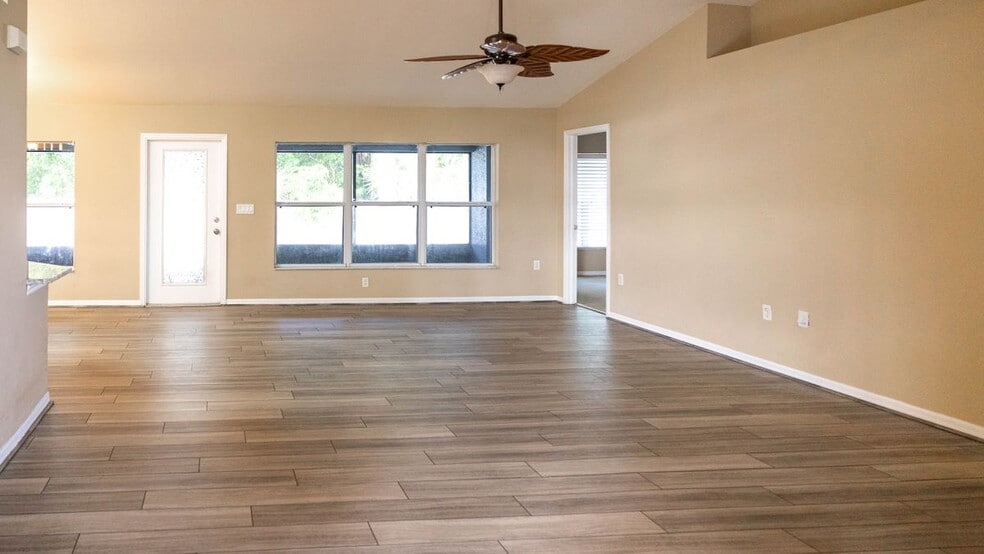 Building Photo - 4213 Garden Blvd