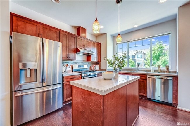 Building Photo - 3454 31st Dr