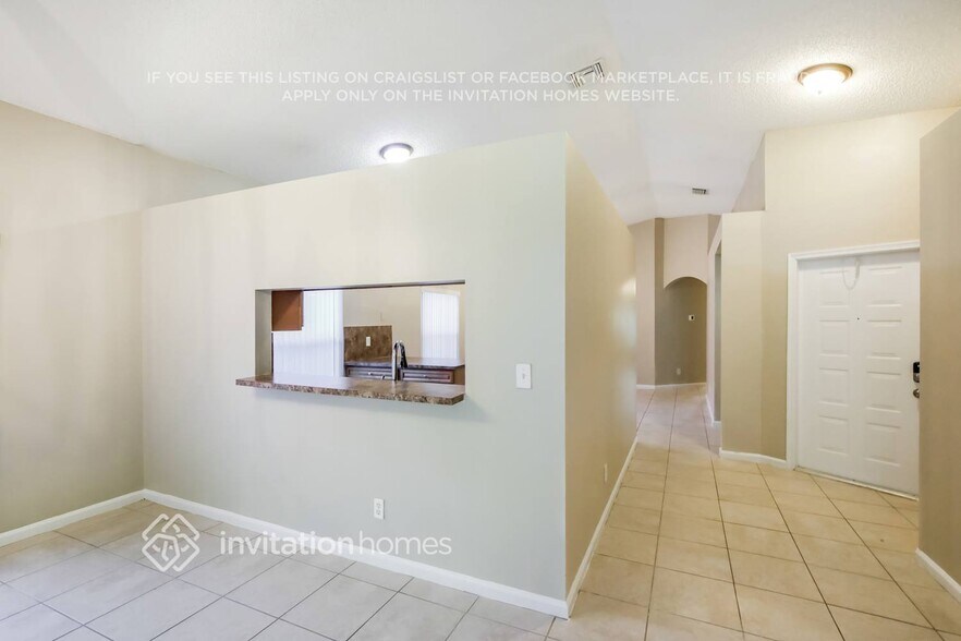 Building Photo - 10890 NW 46th Dr