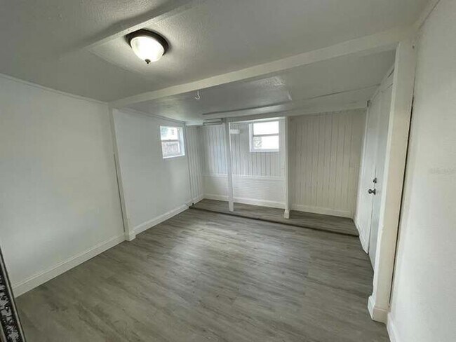 Building Photo - 1305 Overdale St