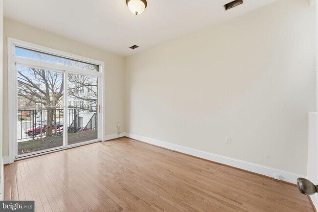 Building Photo - 1362 Irving St NW