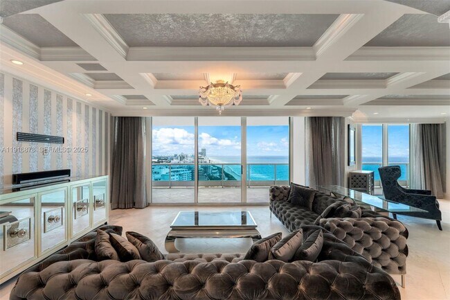 Building Photo - 5025 Collins Ave