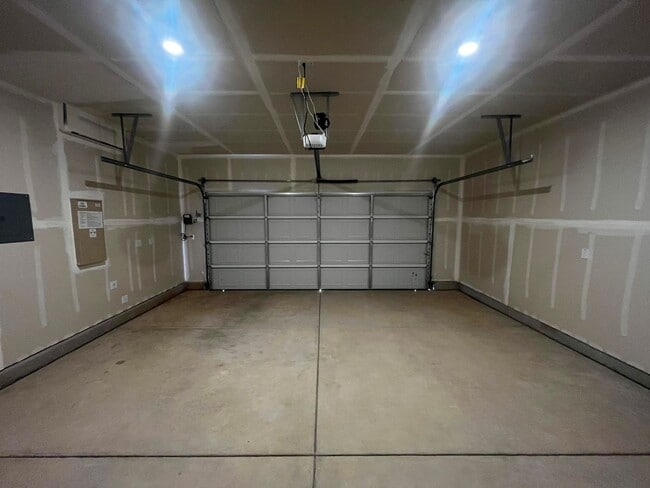 Building Photo - 12663 Ironbow Wy