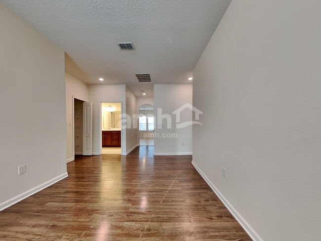 Building Photo - 16176 Magnolia Grove Way