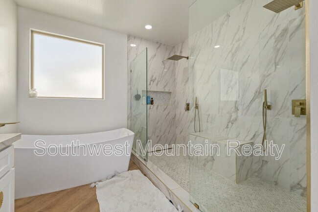 Building Photo - 17809 W Lincoln St