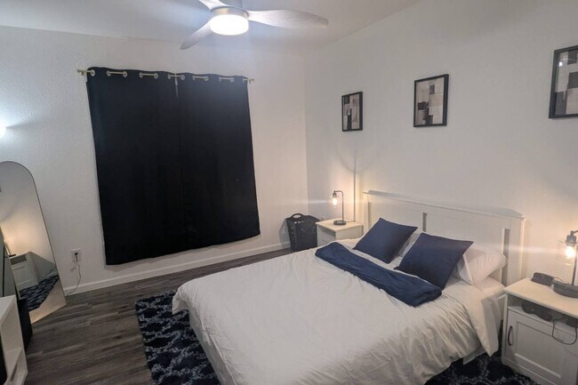 Building Photo - 2929 Kings Rd