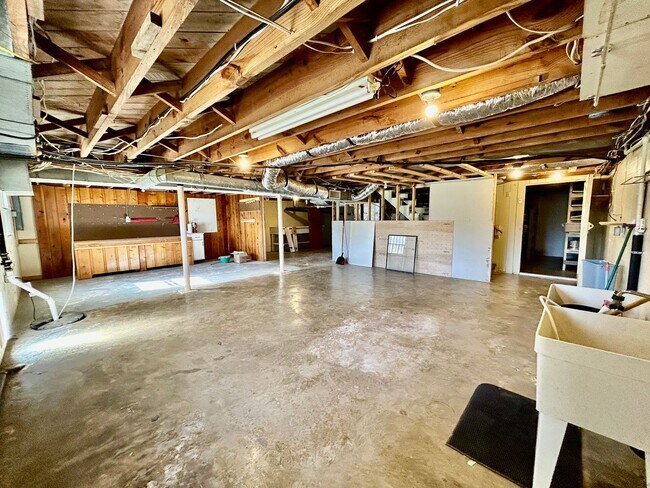 Building Photo - Amazing Home in Tahoma Terrace!