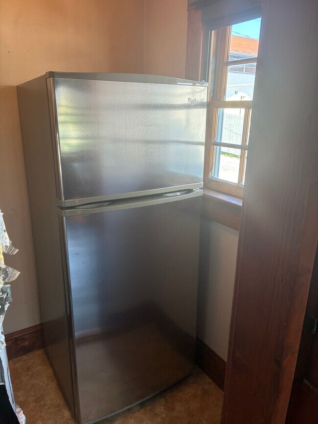 Building Photo - Charming Midtown Cottage - 1 bedroom/1 bath