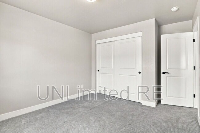 Building Photo - 12249 Curtis Ct