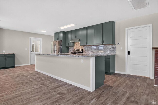 Building Photo - 4980 Dry Creek Rd