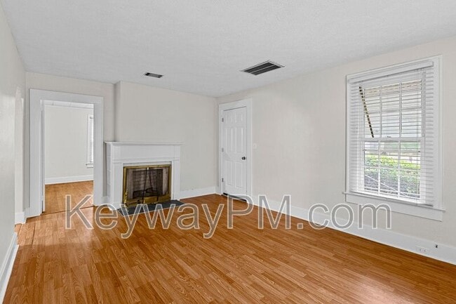 Building Photo - 1870 Kissingbower Rd