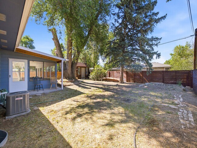 Building Photo - 1816 Orchard Pl