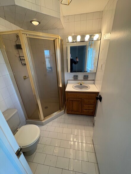 Building Photo - 121 Henry St