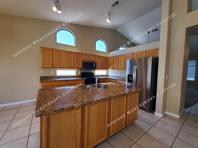 Building Photo - 3 BEDROOM WITH POOL NORTH SCOTTSDALE