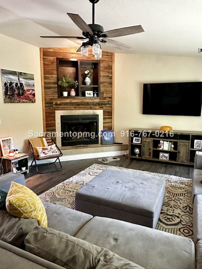 Building Photo - 1283 Live Oak Ln