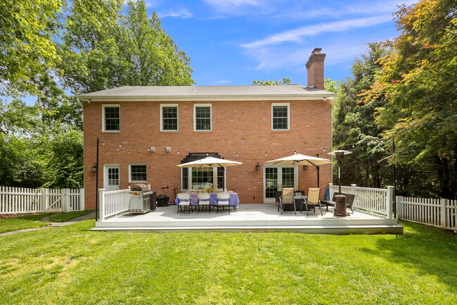 Building Photo - 6916 Seven Locks Rd