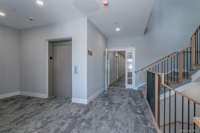 Building Photo - 124 S Main St