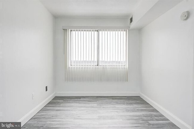 Building Photo - 1836 Metzerott Rd