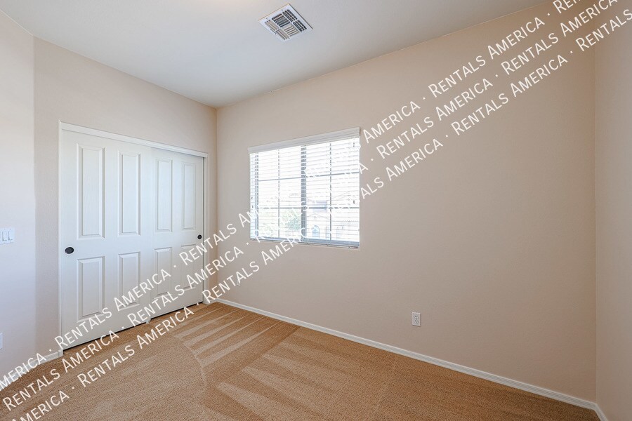 Building Photo - 16021 W Custer Ln
