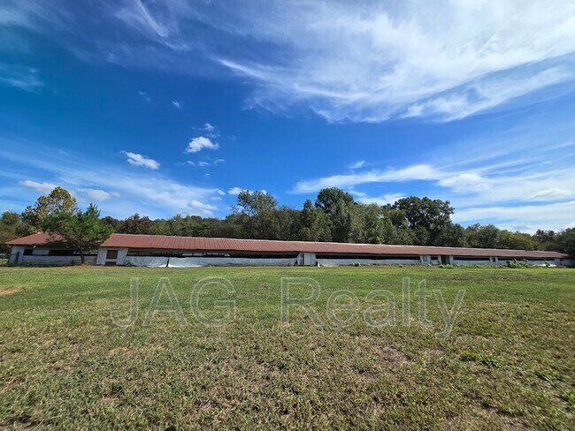 Building Photo - 3320 Griffin Cemetery Rd