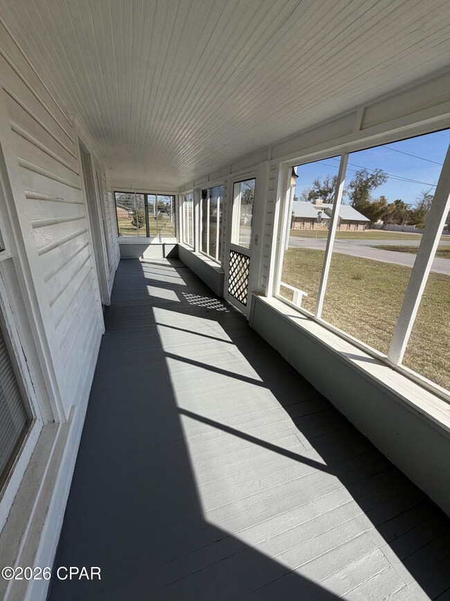 Building Photo - 1002 Indiana Ave