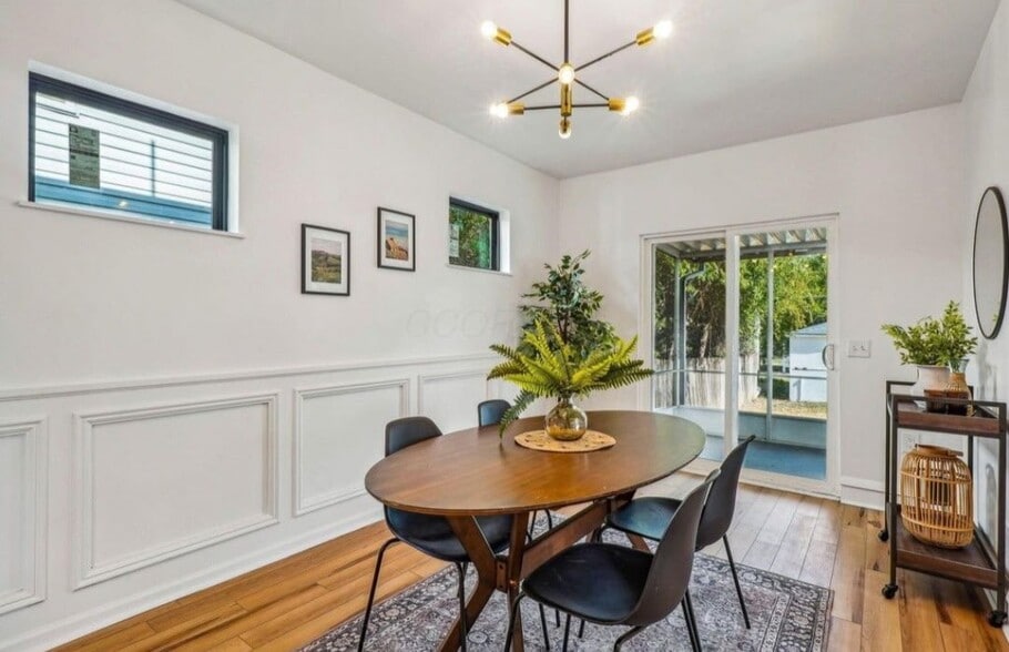 Building Photo - 4270 Broadway